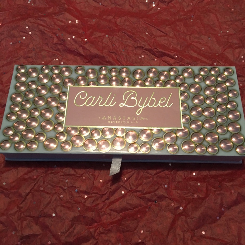 Carli Bybel ABH eyeshadow palette